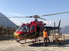 Auftanken in Lukla