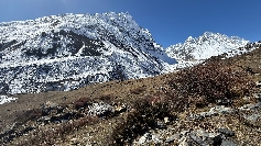 Blick zum Larke Pass