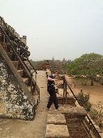  Steile Treppen an der Pagode