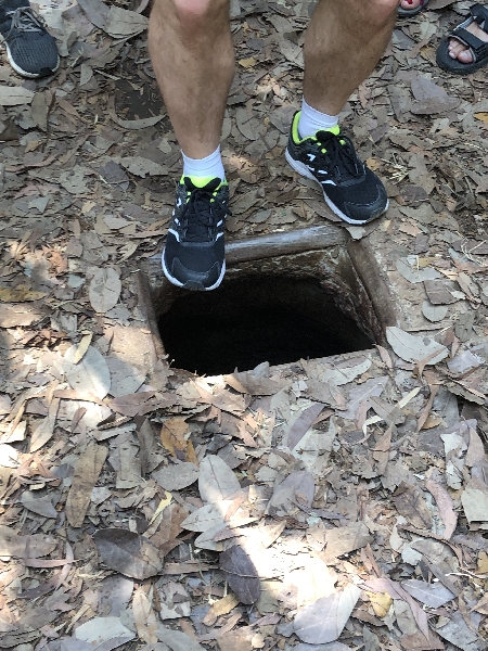 Einstiegsloch für den Vietkong in die Tunnel