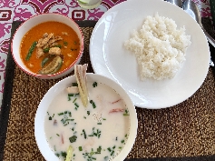 Thaicurry, Reis und Suppe